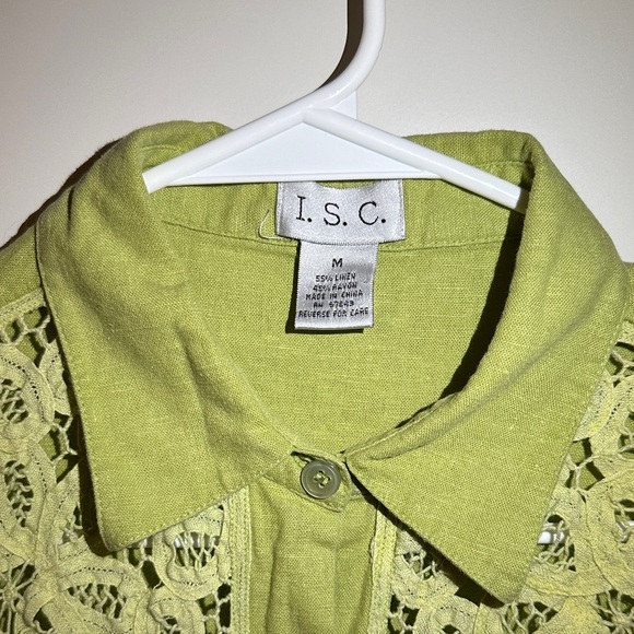 Green Lace Button-Up Blouse - Picture 3 of 3